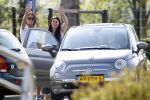 Vinkeveen 19 april 2011
Roxeanne Hazes krijgt haar eerste auto een fiat 500 . Ze ging hem samen met haar moeder Rachel ophalen en daarna aan haar broer Andre jr laten zien op school.
Peter Smulders bv