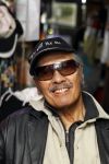 Scheveningen 18 maart 2011
Andy Tielman met vrouw en dochter in Rock en Roll winkel in Scheveningen.
Peter Smulders bv