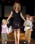 Amsterdam 13 april 2011
Mama van het jaar verkiezing in Panama. Annette Barlo met zoons Sjoerd en Guus
Peter Smulders bv