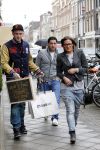 Amsterdam 5 april 2011
Ben Saunders en zijn vrienin doen boodschappen bij Blue Blood op de pc hooftstraat. Micha Noot helpt ze.
Peter Smulders bv
