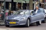 Amsterdam 8 april 2011
Bram Moszkowicz in zijn nieuwe Aston Martin Rapide.
Peter Smulders bv