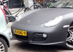 Amsterdam 7 april 2011
Candy Dulfer met gsm en Porsche Cayman op de cornelis schuytstraat.
Peter Smulders bv