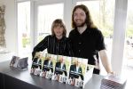 Poortugaal 3 april 2011
Boekpresentatie Eddy Doorenbos en cd opnames. Humphrey Campbell en zijn broers reiken eerste boek uit. Verder zijn natuurlijk de vrouw dochter en kleinzoons van Eddy aanwezig.
Peter Smulders bv