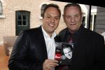 Utrecht 30 maart 2011
Presentatie nieuwe cd van Frans Bauer. Zijn vader en moeder en Mariska met zoon Christiaan zijn aanwezig.
Peter Smulders bv