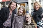 Amsterdam 20 maart 2011
Premiere Hop in Tuschinski. henkjan Smits met vrouw en dochters
Peter Smulders bv