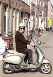 Amsterdam 29 maart 2011
Huub Stapel op zijn vespa scooter.
Peter Smulders bv