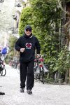 Amsterdam 12 april 2011
Huub Stapel aan het snelwandelen om in conditie te blijven.
Peter Smulders bv