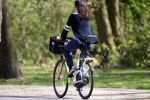 Amsterdam 8 april 2011
Isa Hoes op school bij haar kinderen en op de fiets in het vondelpark.
Peter Smulders bv