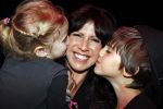 Amsterdam 13 april 2011
Mama van het jaar verkiezing in Panama. Isa Hoes met zoon Merlijn en dochter Vlinder
Peter Smulders bv