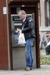 Amsterdam 25 maart 2011
Jack Spijkerman pint geld en doet boodschappen.
Peter Smulders bv