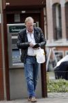 Amsterdam 25 maart 2011
Jack Spijkerman pint geld en doet boodschappen.
Peter Smulders bv