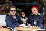 Amsterdam 14 april 2011
Jamai Looman met een vriendin op terras met van dam.
Peter Smulders bv