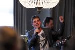 Amsterdam 15 april 2011
Presentatie nieuwe cd van Jeroen v d Boom bij het college hotel. Zijn vrouw Danie en zoon Luuk krijgen eerste cd
Peter Smulders bv