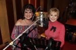 Blaricum 18 maart 2011
Jose Hoebee en Peggy March nemen samen een single op bij de Bolland studio's
Peter Smulders bv