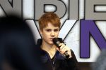 Rotterdam 27 maart 2011
Persconferentie van Justin Bieber in Ahoy. Peter v d Vorst begeleide het.
Peter Smulders bv
