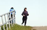 Uitdam 19 maart 
Katja Romer Schuurman aan het hardlopen bij haar op de dijk in uitdam.
Peter Smulders bv