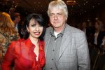 Amsterdam 17 april 2011
Sheila de Vries krijgt uit handen van burgemeester Eberhard v d Laan een koninklijke onderscheiding op haar feestje in het hilton. Laura Fygi met man
Peter Smulders bv