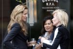 Amsterdam 1 april 2011
Caroline Tensen viert haar verjaardag met verschillende vriendinnen bij cafe George. Pauline Huiznga en Monique des Bouvrie
Peter Smulders bv
