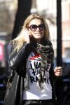 Amsterdam 27 maart 2011
Nicolette v Dam  met i hate paparazzi t shirt aan.
Peter Smulders bv