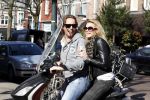 Amsterdam 27 maart 2011
Nicolette v Dam  met i hate paparazzi t shirt aan.
Peter Smulders bv