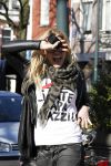 Amsterdam 27 maart 2011
Nicolette v Dam  met i hate paparazzi t shirt aan.
Peter Smulders bv