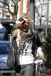 Amsterdam 27 maart 2011
Nicolette v Dam  met i hate paparazzi t shirt aan.
Peter Smulders bv