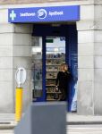Amsterdam 31 maart 2011
Patricia Paay doet met een vriend boodschappen.
Peter Smulders bv