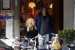 Amsterdam 31 maart 2011
Patricia Paay doet met een vriend boodschappen.
Peter Smulders bv