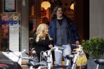 Amsterdam 31 maart 2011
Patricia Paay doet met een vriend boodschappen.
Peter Smulders bv