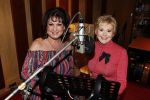 Blaricum 18 maart 2011
Jose Hoebee en Peggy March nemen samen een single op bij de Bolland studio's
Peter Smulders bv
