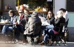 Amsterdam 19 maart 2011
Rutger Castricum met vriendin en baby op terras in Amsterdam.
Peter Smulders bv