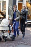 Amsterdam 19 maart 2011
Susan Smit met vriend en baby achter de kinderwagen en op terras.
Peter Smulders bv