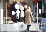 Amsterdam 25 maart 2011
Tjitske Reidinga doet met de fiets boodschappen op de pc hooftstraat.
Peter Smulders bv
