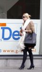 Amsterdam 25 maart 2011
Tjitske Reidinga doet met de fiets boodschappen op de pc hooftstraat.
Peter Smulders bv