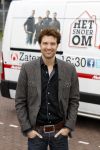 Huizen 4 april 2012
Bas Muijs presenteert het SBS6 programma het snoer om.
Peter Smulders bv