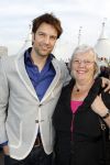 Amsterdam 27 maart 2012
Premiere cirque du Soleil bij de amsterdam Arena. Bas Muijs met moeder
Peter Smulders bv