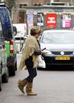 Amsterdam 29 maart 2012
Catherine Keyl doet boodschappen op de cornelis schuytstraat.
Peter Smulders bv