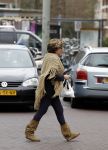 Amsterdam 29 maart 2012
Catherine Keyl doet boodschappen op de cornelis schuytstraat.
Peter Smulders bv