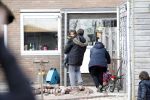 Slootdorp 12 en 13 april 2012
Constanza Breukhoven en haar man Mohammed en kinderen Soraiya en Semmy wonen sinds deze week in het friese dorp Slootdorp.
Peter Smulders bv
