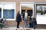 Slootdorp 12 en 13 april 2012
Constanza Breukhoven en haar man Mohammed en kinderen Soraiya en Semmy wonen sinds deze week in het friese dorp Slootdorp.
Peter Smulders bv