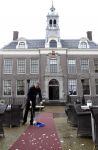 Volendam en Edam 13 april 2012
Simon Keizer en zijn vrouw Annemarie Hoek zijn vandaag in het geheim getrouwd in het stadhuis van Edam.
Peter Smulders bv