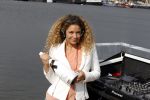 Amsterdam 19 april 2012
Presentatie Moet Chandon bij de harbour club in amsterdam.
Fajah Lourens draait als DJ op Moet boot.
Peter Smulders bv