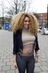 Amsterdam 10 april 2012
Presentatie kledinglijn modemeisjes bij het collegehotel. fajah Lourens met tatoo
Peter Smulders bv