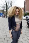 Amsterdam 10 april 2012
Presentatie kledinglijn modemeisjes bij het collegehotel. fajah Lourens met tatoo
Peter Smulders bv
