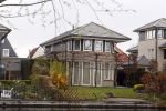 Volendam en Edam 13 april 2012
Simon Keizer en zijn vrouw Annemarie Hoek zijn vandaag in het geheim getrouwd in het stadhuis van Edam. huis Frans Hoek
Peter Smulders bv