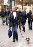 Amsterdam 3 april 2012
Hans v Willigenburg met zijn hondje aan het wandelen.
Peter Smulders bv