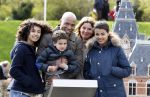 Scheveningen Den Haag 7 april 2012
Heropening Madurodam met oa aanwezig Humberto Tan met vrouw en kinderen Wendy v Dijk en Erland Galjaard met dochter Lizzy en Rob Geus met zijn dochter.
Peter Smulders bv