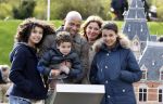 Scheveningen Den Haag 7 april 2012
Heropening Madurodam met oa aanwezig Humberto Tan met vrouw en kinderen Wendy v Dijk en Erland Galjaard met dochter Lizzy en Rob Geus met zijn dochter.
Peter Smulders bv