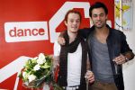 Amsterdam 8 m aart 2012
Jan Kooijman reikt prijs uit. Jan heeft Nialaya armband om.
Peter Smulders bv