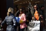 Amsterdam 24 maart 2012
Jasmine Sendar met collega tijdens opnames op de pc hooftstraat.
Peter Smulders bv